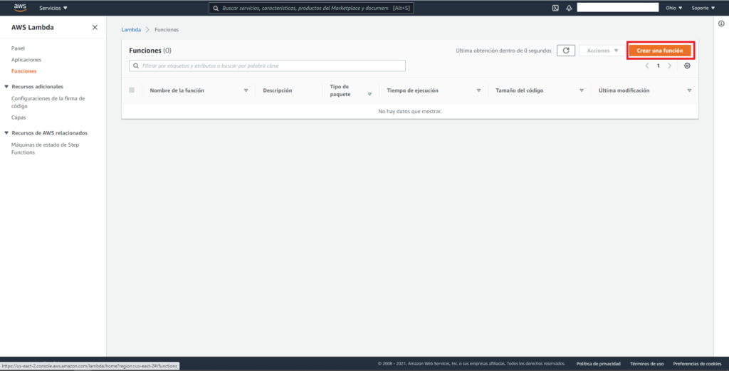 Captura de pantalla de AWS remarcando en la ventana de Funciones el botón derecho que dice: Crear una función.