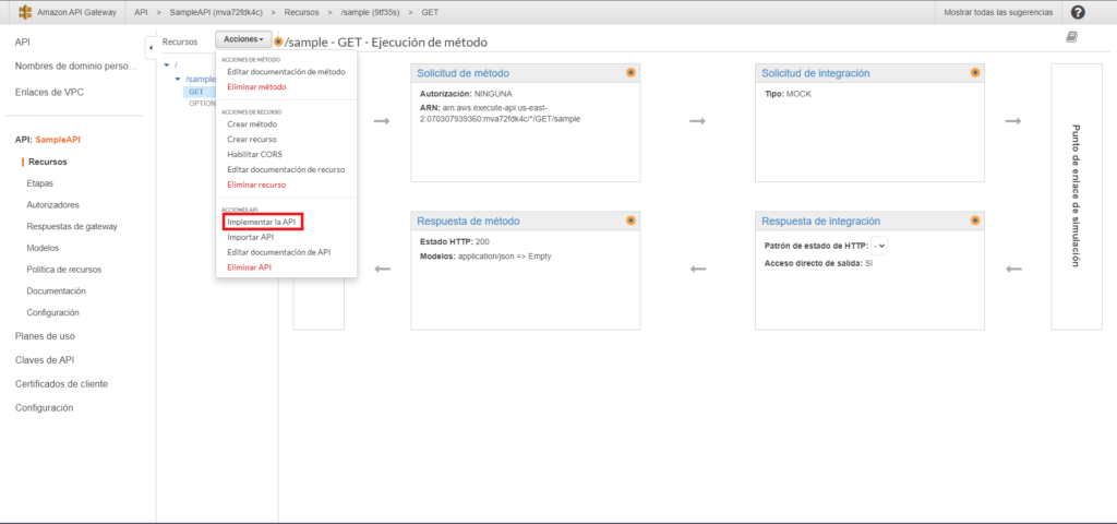 Captura de pantalla remarcando la opción "Implementar la API" dentro del menú de Acciones con el método GET del recurso /sample seleccionado.