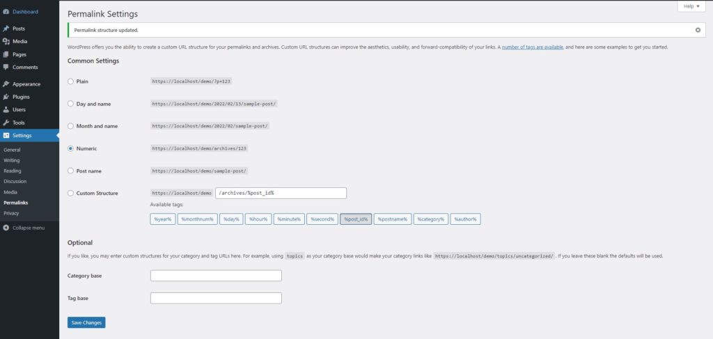 Captura de pantall mostrando la opción Numeric seleccionada en los ajustes de Enlaces Permanentes (Permalinks).